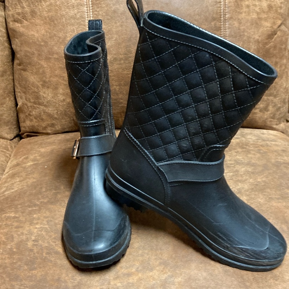 Womens Capellini wet weather boots 7